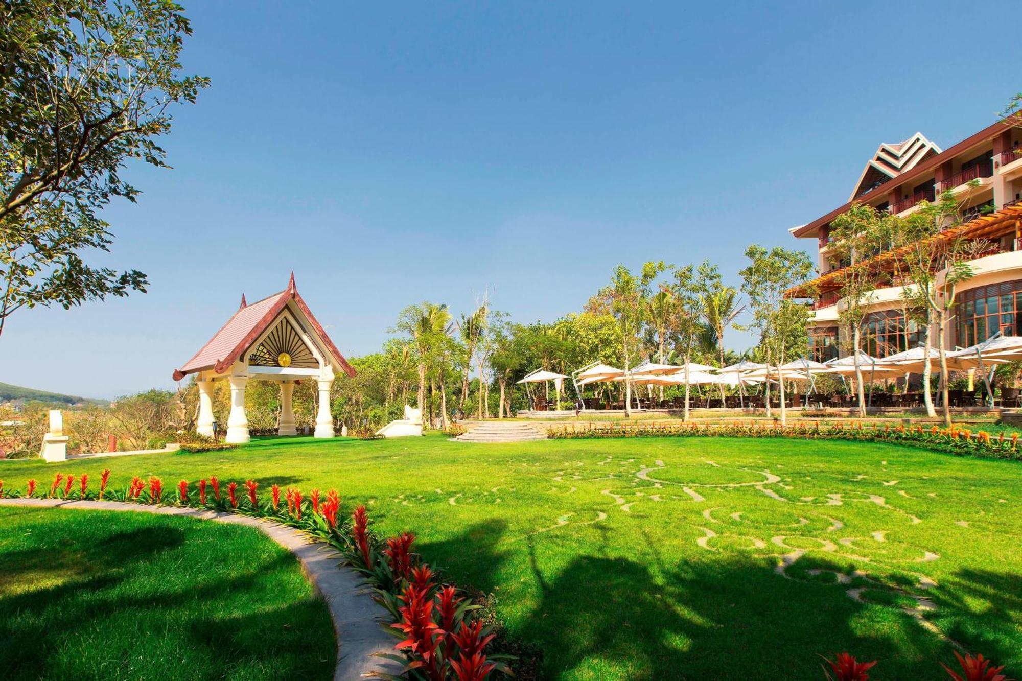 Sheraton Grand Xishuangbanna Hotel Jinghong Dış mekan fotoğraf