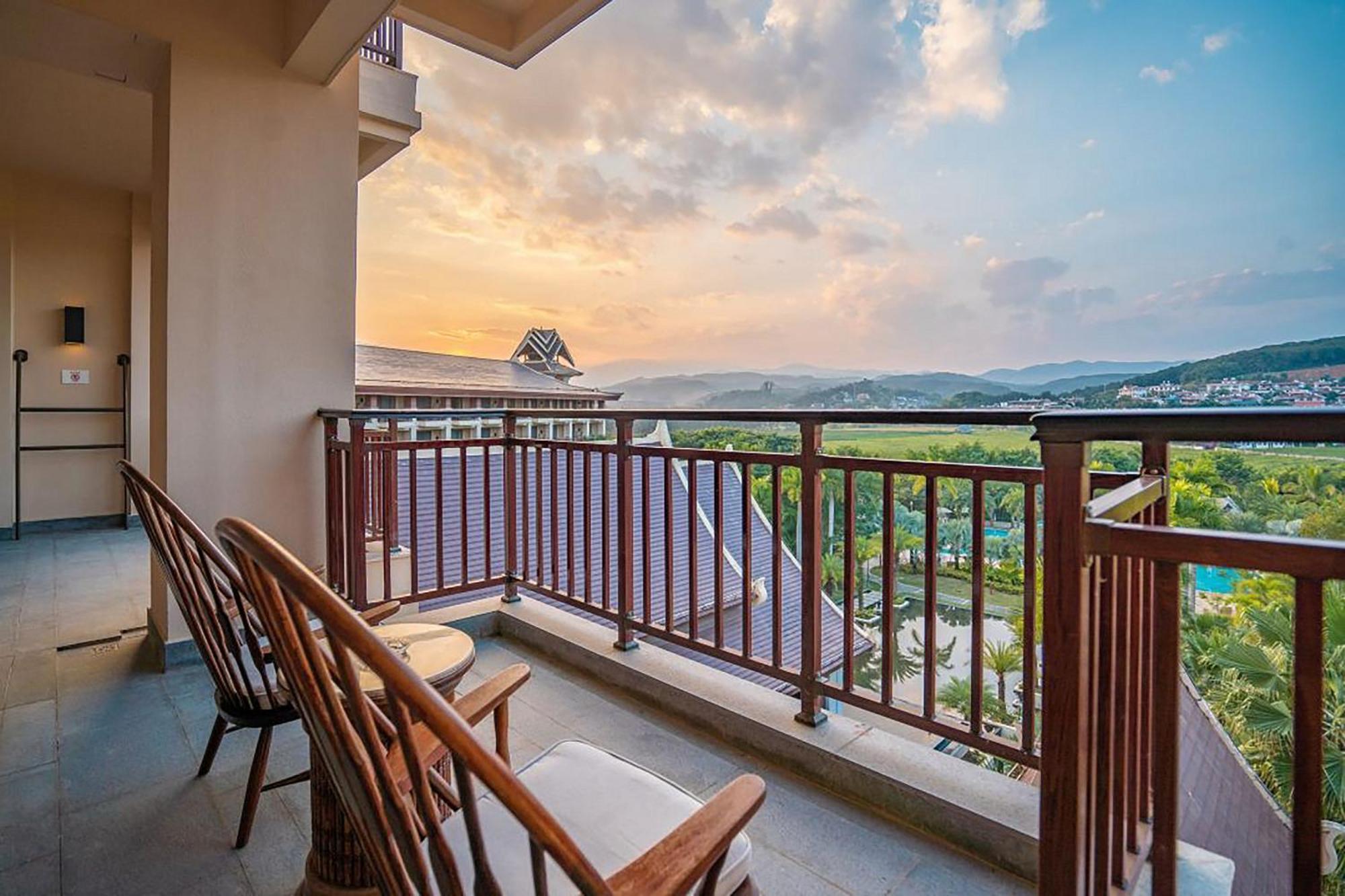 Sheraton Grand Xishuangbanna Hotel Jinghong Dış mekan fotoğraf